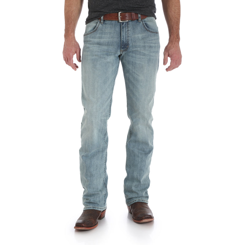 Wrangler 77MWZBR Men's Retro Slim Fit Bootcut Jeans  BR Wash, Low Rise, Cotton Spandex Denim