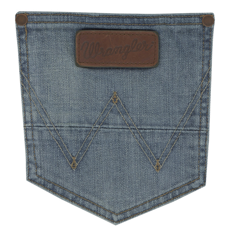 Wrangler 77MWZBR Men's Retro Slim Fit Bootcut Jeans  BR Wash, Low Rise, Cotton Spandex Denim