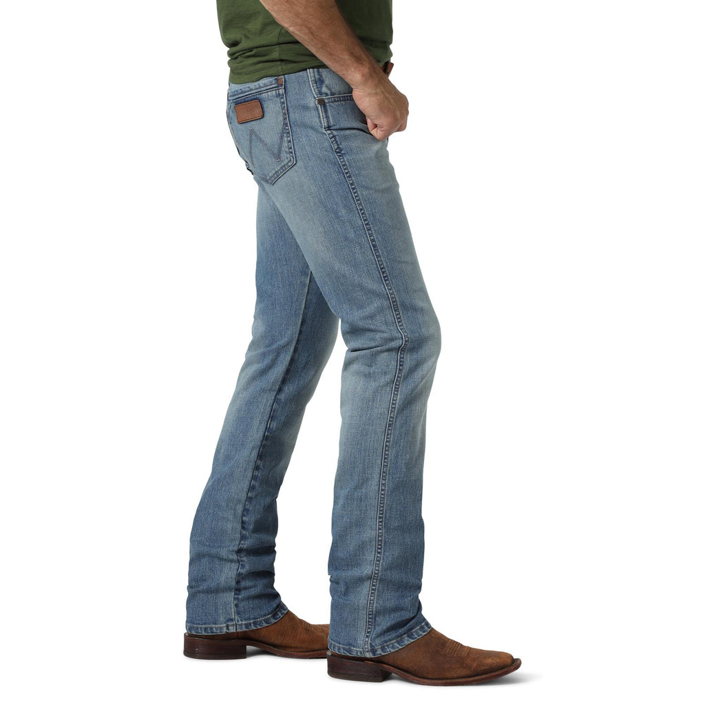Wrangler 88MWZJK Mens Retro Jacksboro Jeans  Slim Fit, Straight Leg, Low Rise, Dark Wash