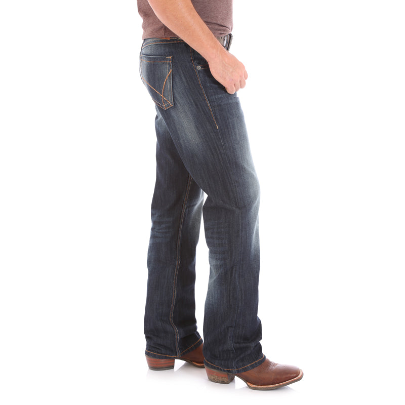 Wrangler 42MWXRD Men's 20X 42 Slim Fit Vintage Bootcut Jeans  River Denim Wash, Low Rise
